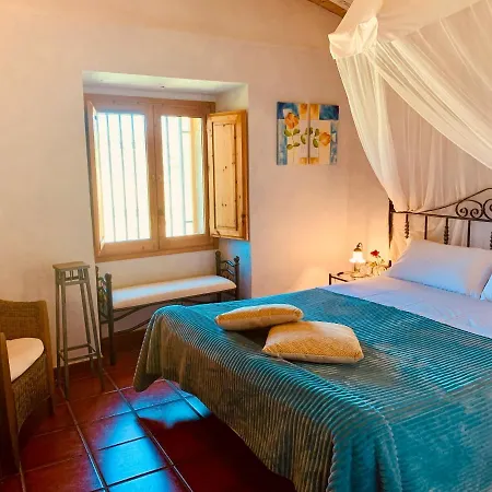 Bed & Breakfast Arianella Penedes 3*